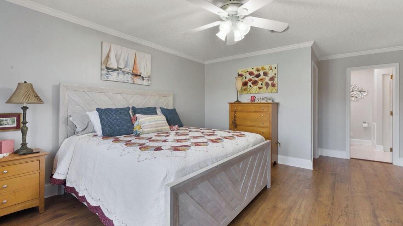 Photo of Bedroom in Piney Flats