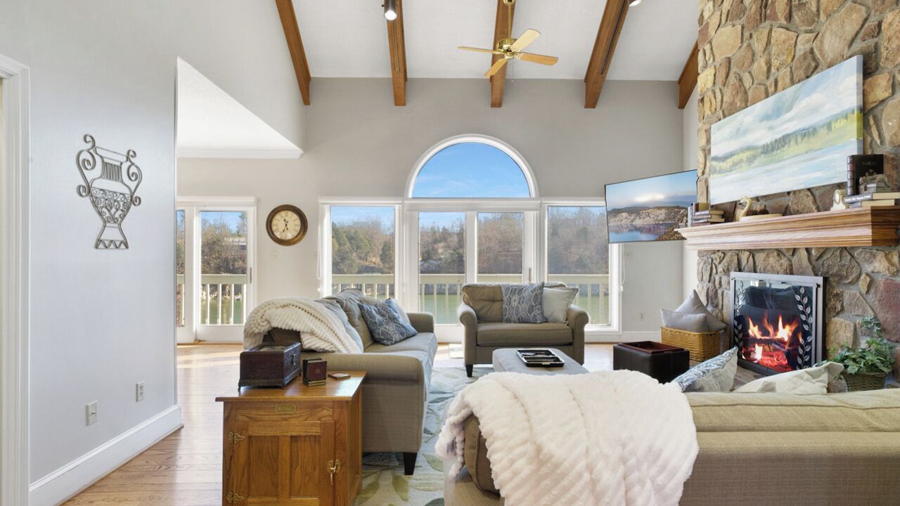 Photo of Livingroom in Piney Flats