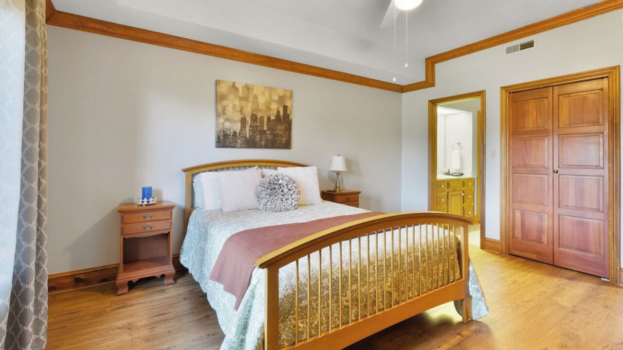 Photo of Bedroom in Piney Flats