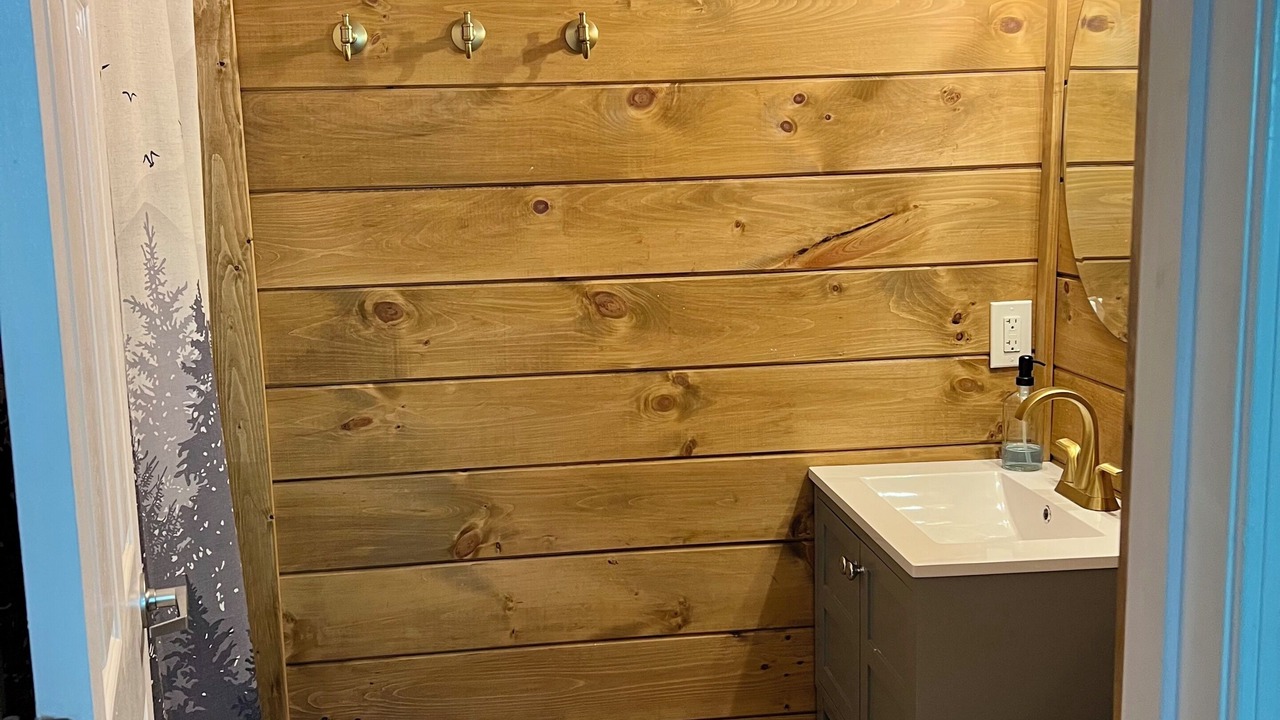 Photo of Bathroom in Chalet Village North