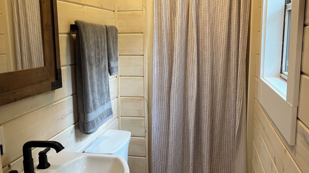Photo of Bathroom in Newland