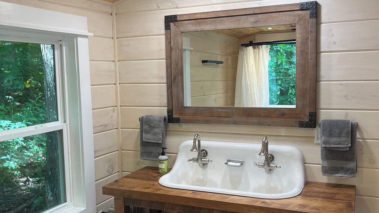 Photo of Bathroom in Newland