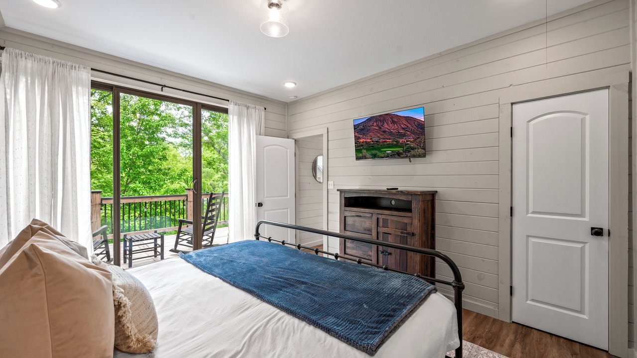 Photo of Bedroom in Sevierville