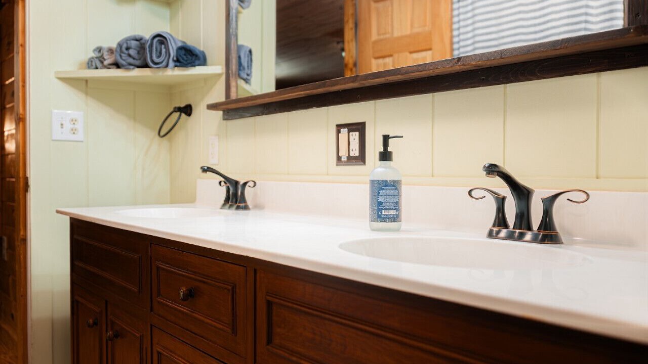 Photo of Bathroom in Nebo