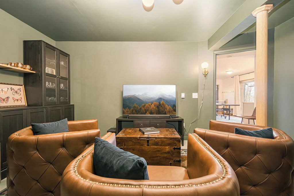 Photo of Livingroom in Oakland
