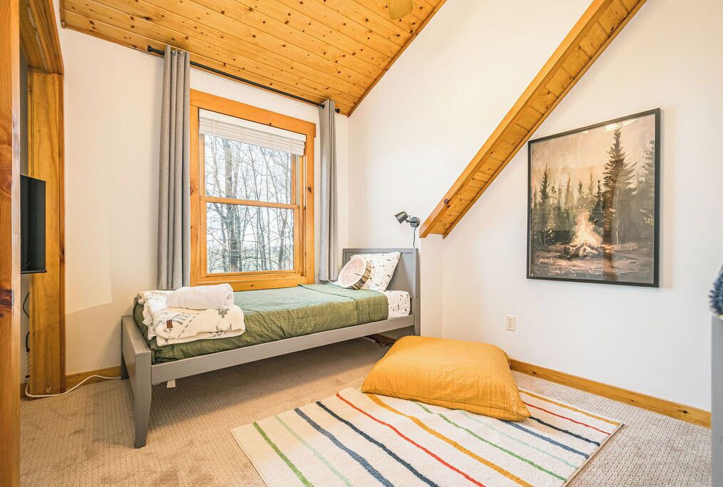 Photo of Bedroom in Oakland