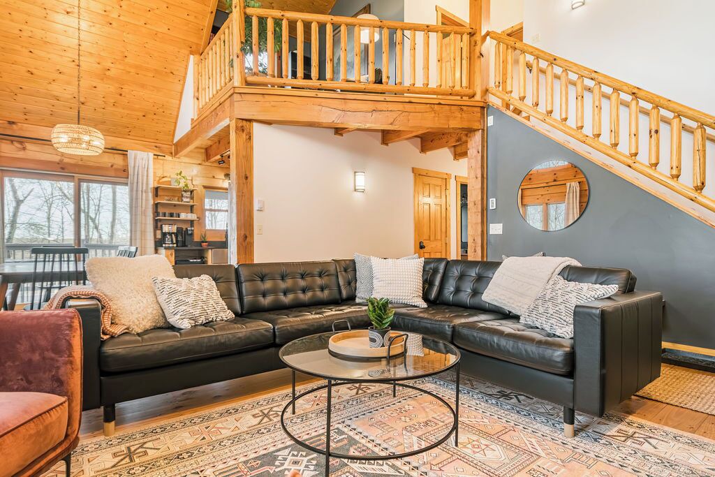 Photo of Livingroom in Oakland