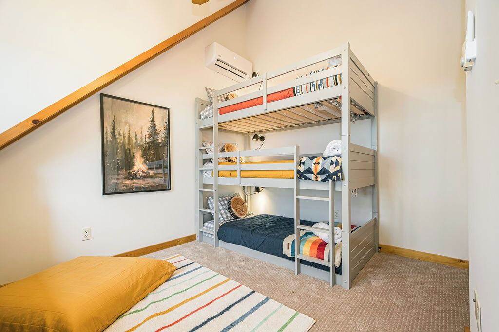 Photo of Bedroom in Oakland