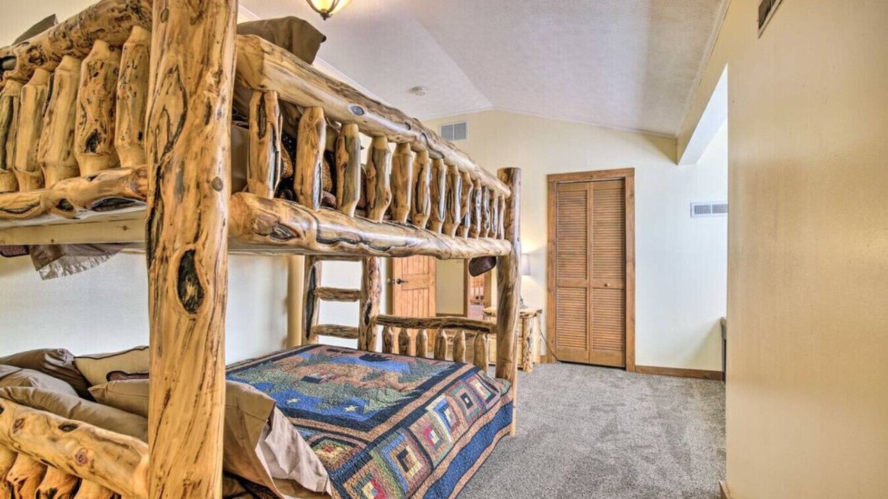Photo of Bedroom in Kodak