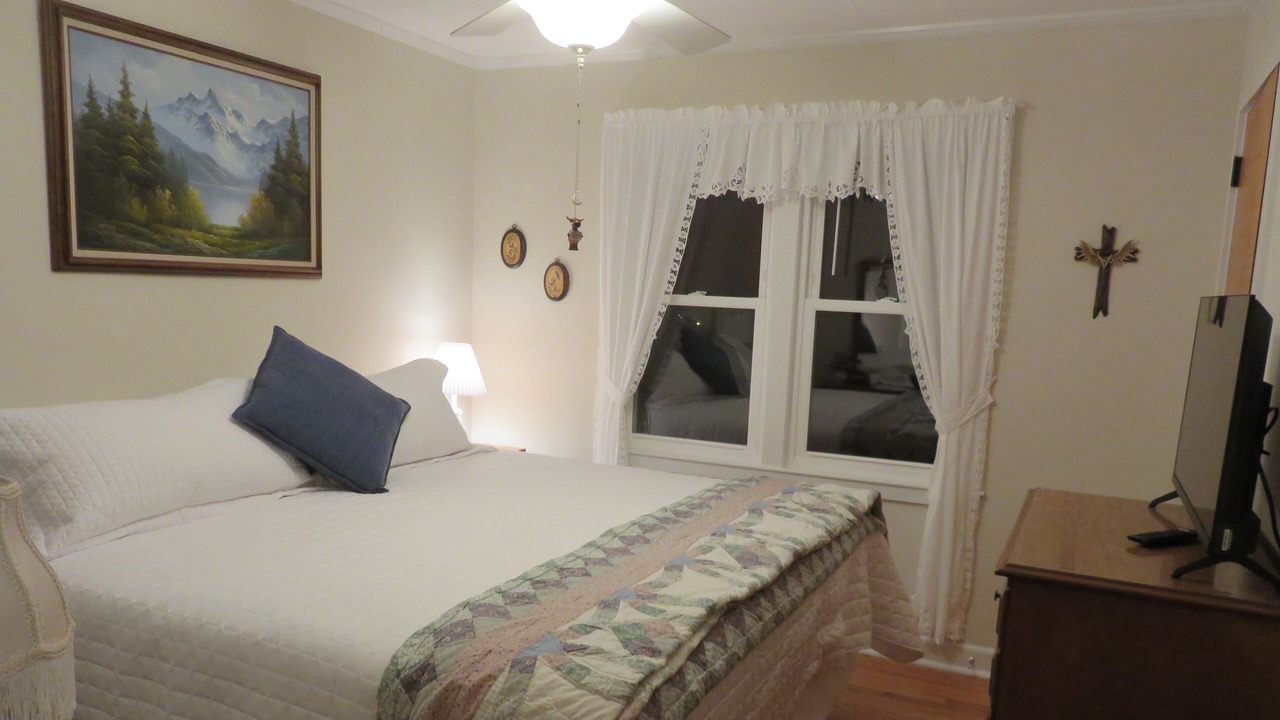 Photo of Bedroom in Blowing Rock