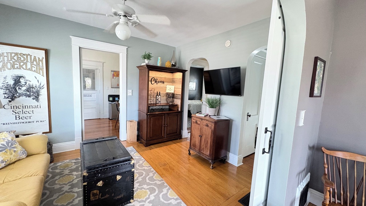 Photo of Livingroom in Columbia-Tusculum