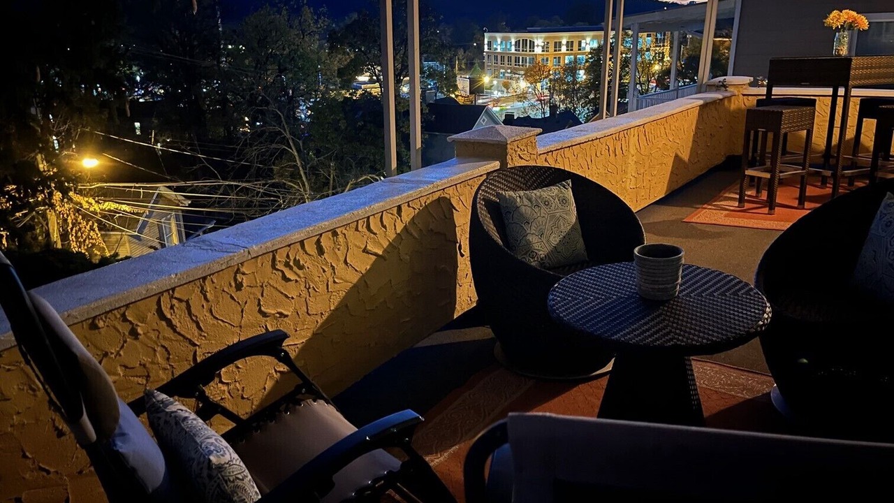 Photo of Patio Balcony in Columbia-Tusculum
