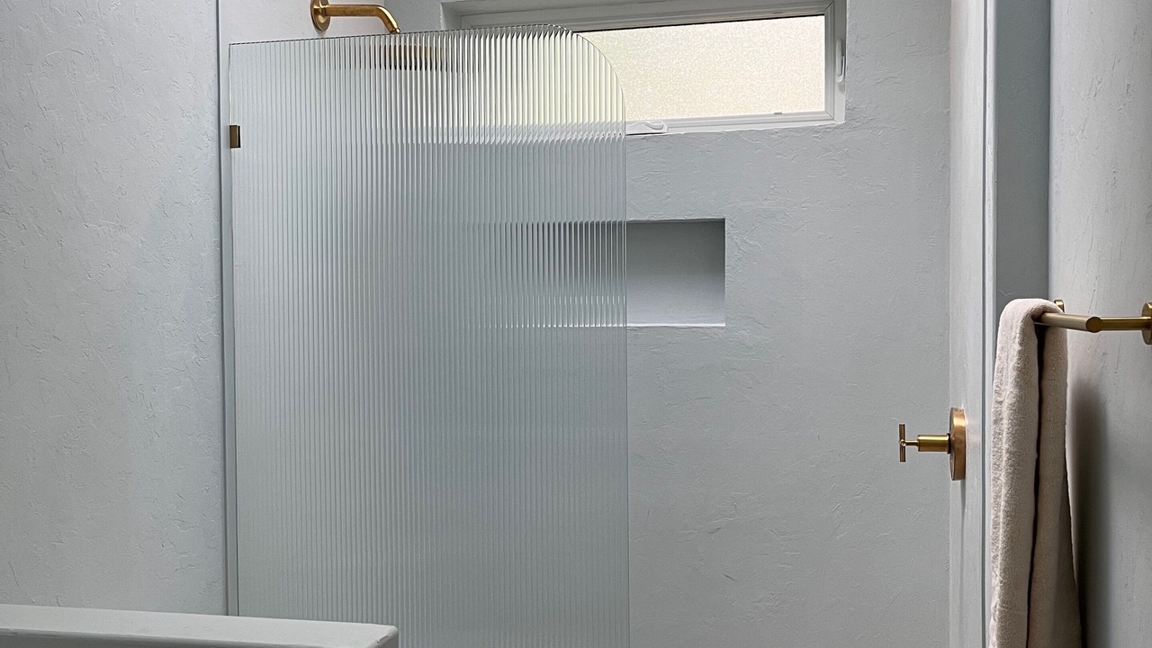 Photo of Bathroom in Grove Park- Sunset