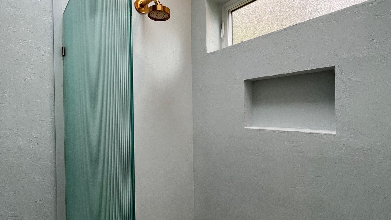 Photo of Bathroom in Grove Park- Sunset