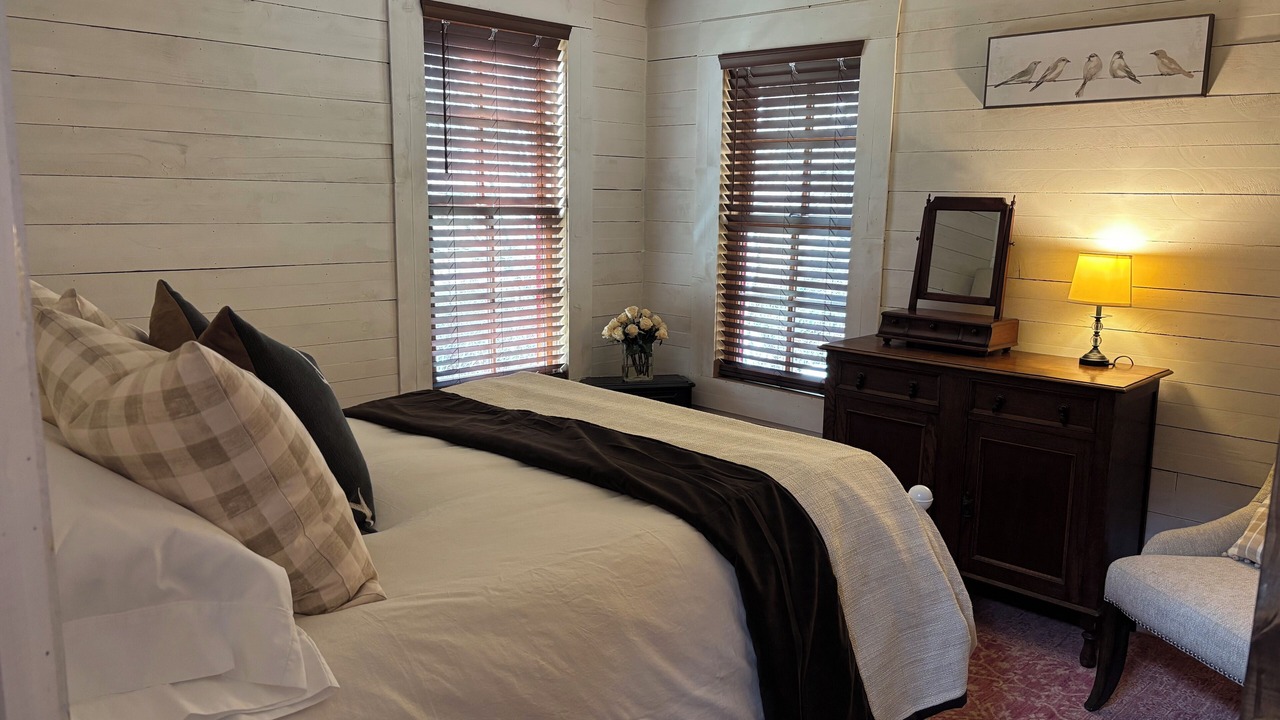 Photo of Bedroom in Roan Mountain