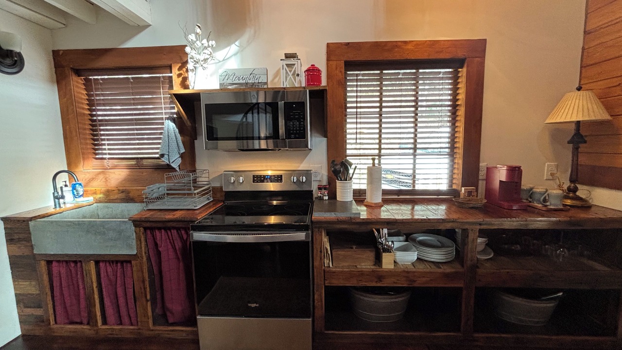 Photo of Kitchen in Roan Mountain