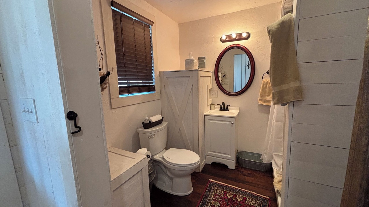 Photo of Bathroom in Roan Mountain