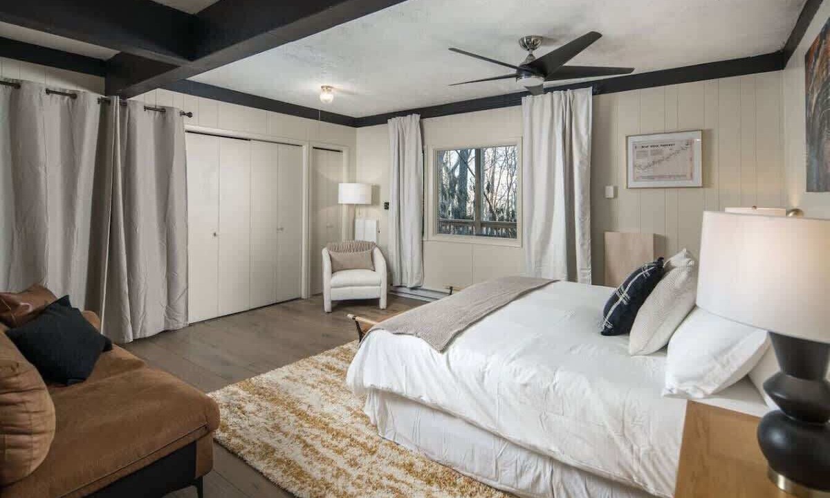 Photo of Bedroom in Charter Hills