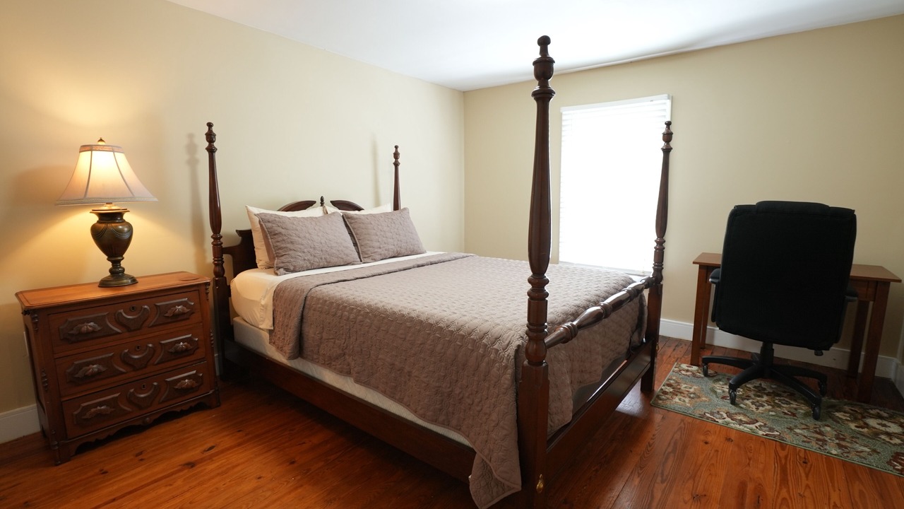 Photo of Bedroom in Maysville