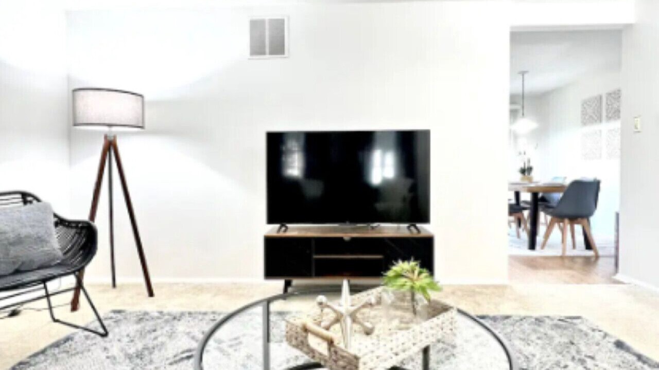 Photo of Livingroom in North Potomac