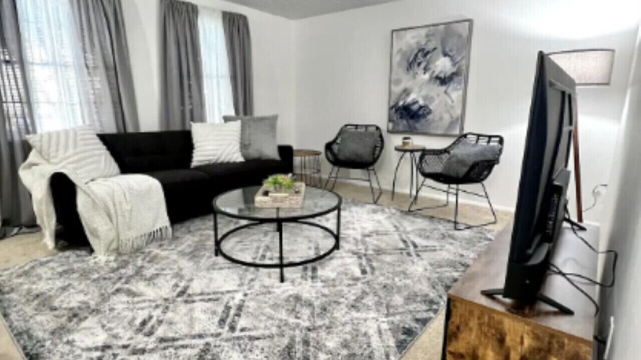 Photo of Livingroom in North Potomac