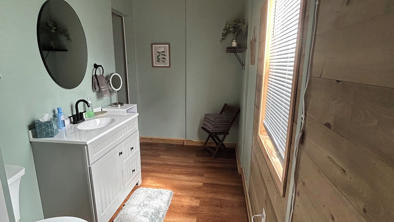 Photo of Bathroom in Clay City