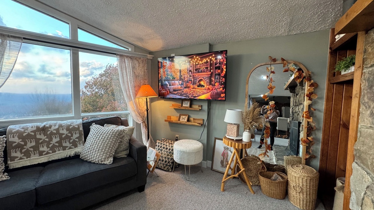 Photo of Livingroom in Old Timberline
