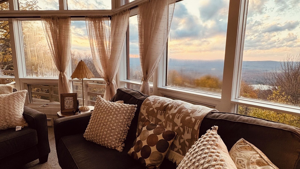 Photo of Livingroom in Old Timberline