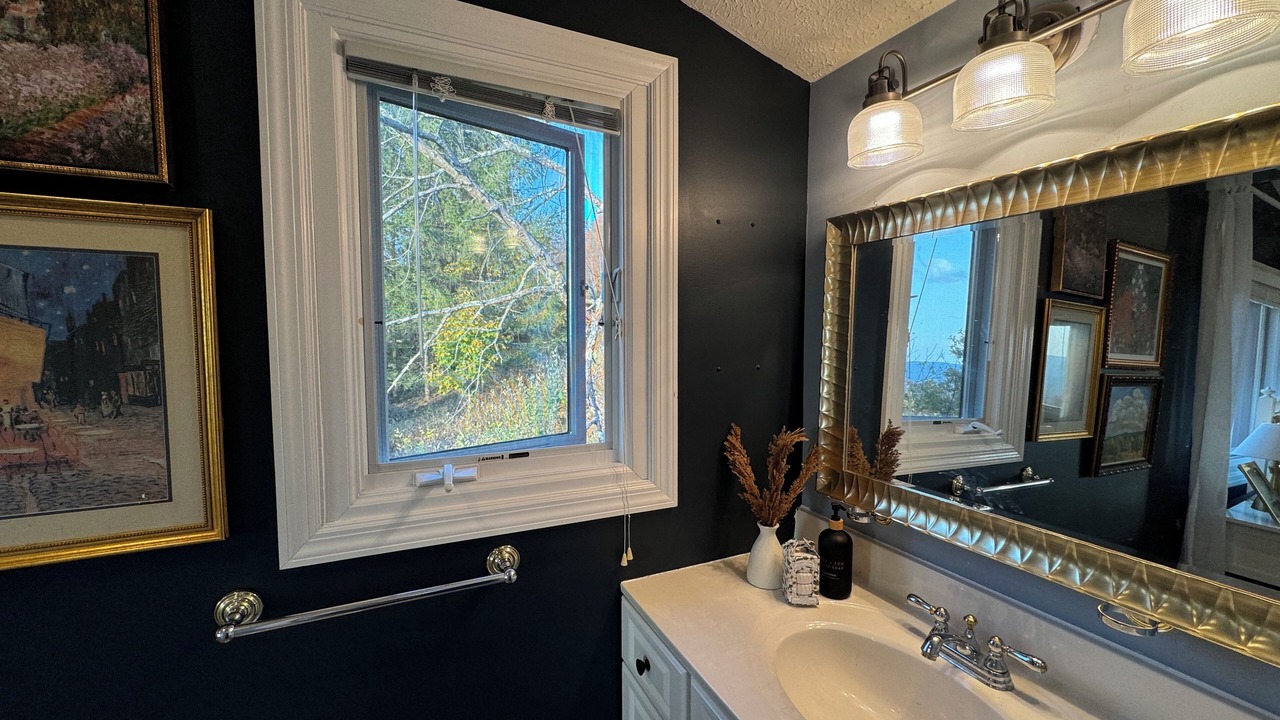 Photo of Bathroom in Old Timberline