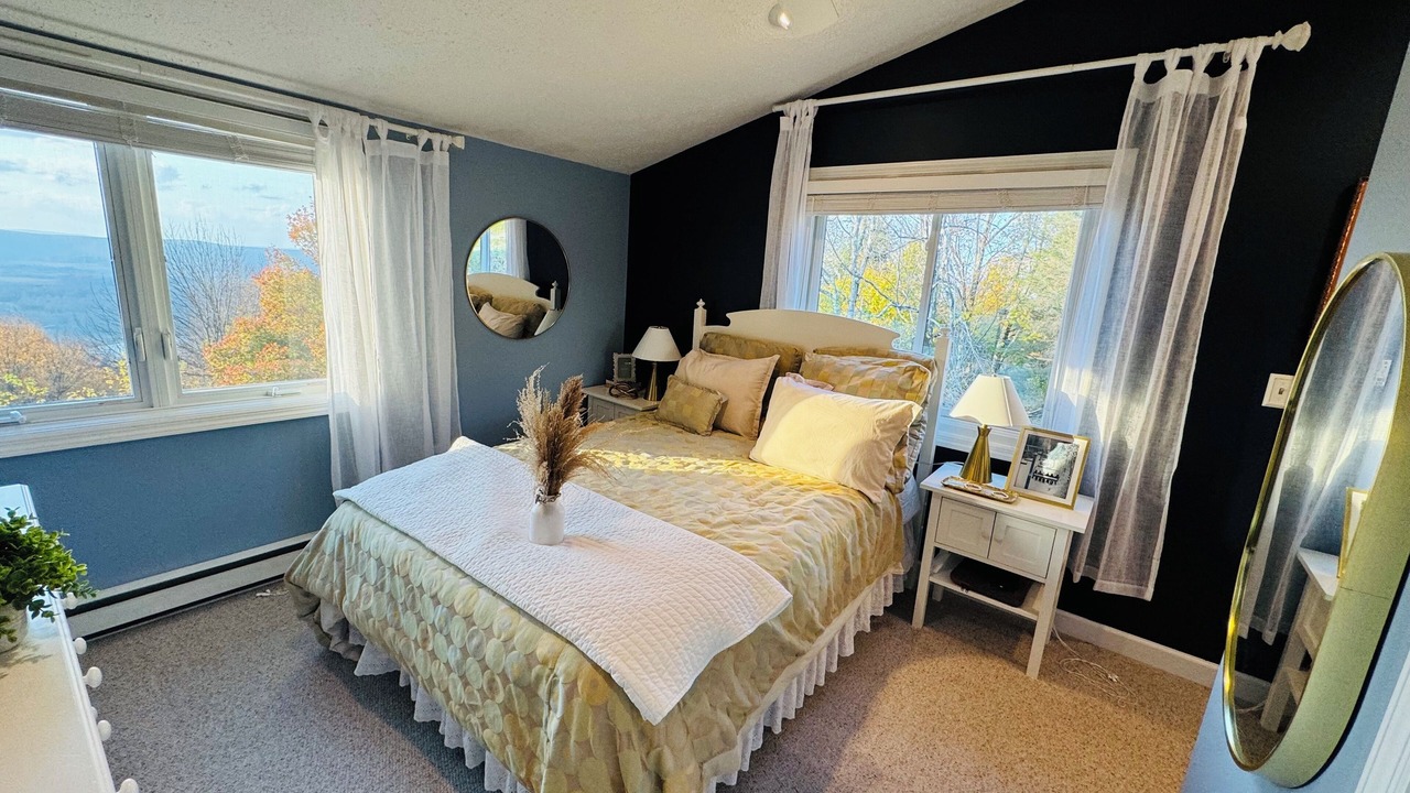 Photo of Bedroom in Old Timberline