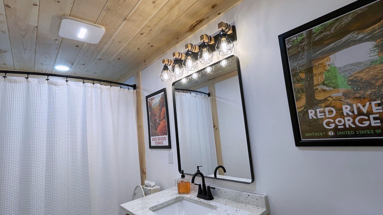 Photo of Bathroom in Campton