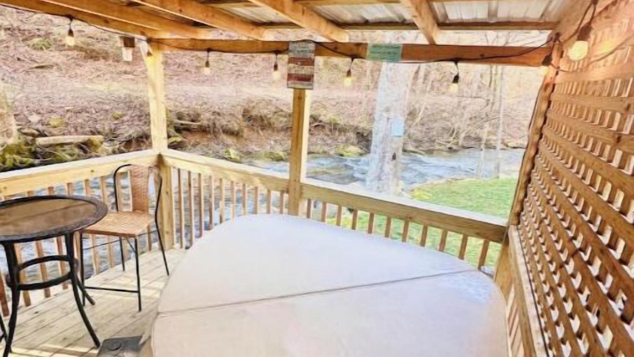 Photo of Outdoor in Flag Pond