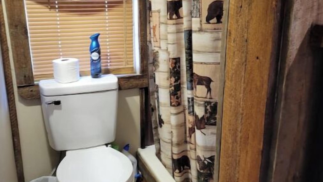 Photo of Bathroom in Flag Pond
