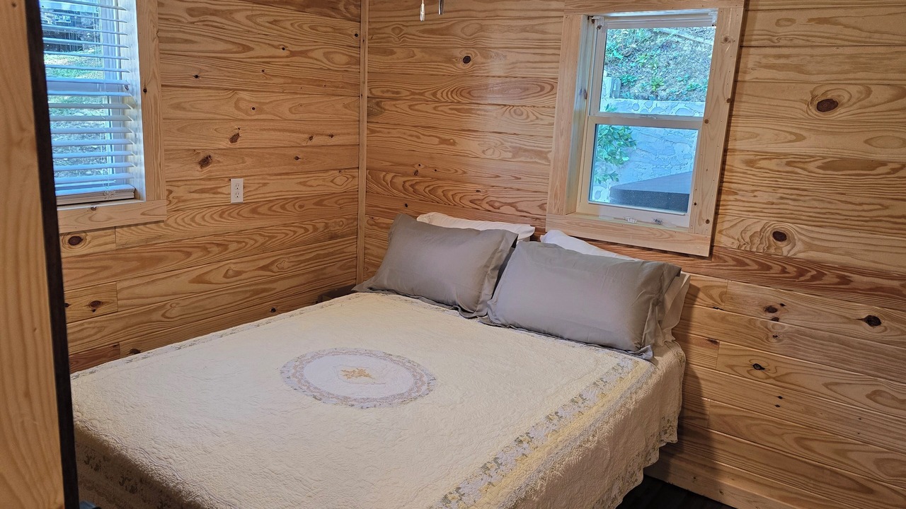 Photo of Bedroom in Dandridge