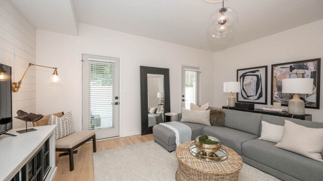 Photo of Livingroom in Columbia-Tusculum