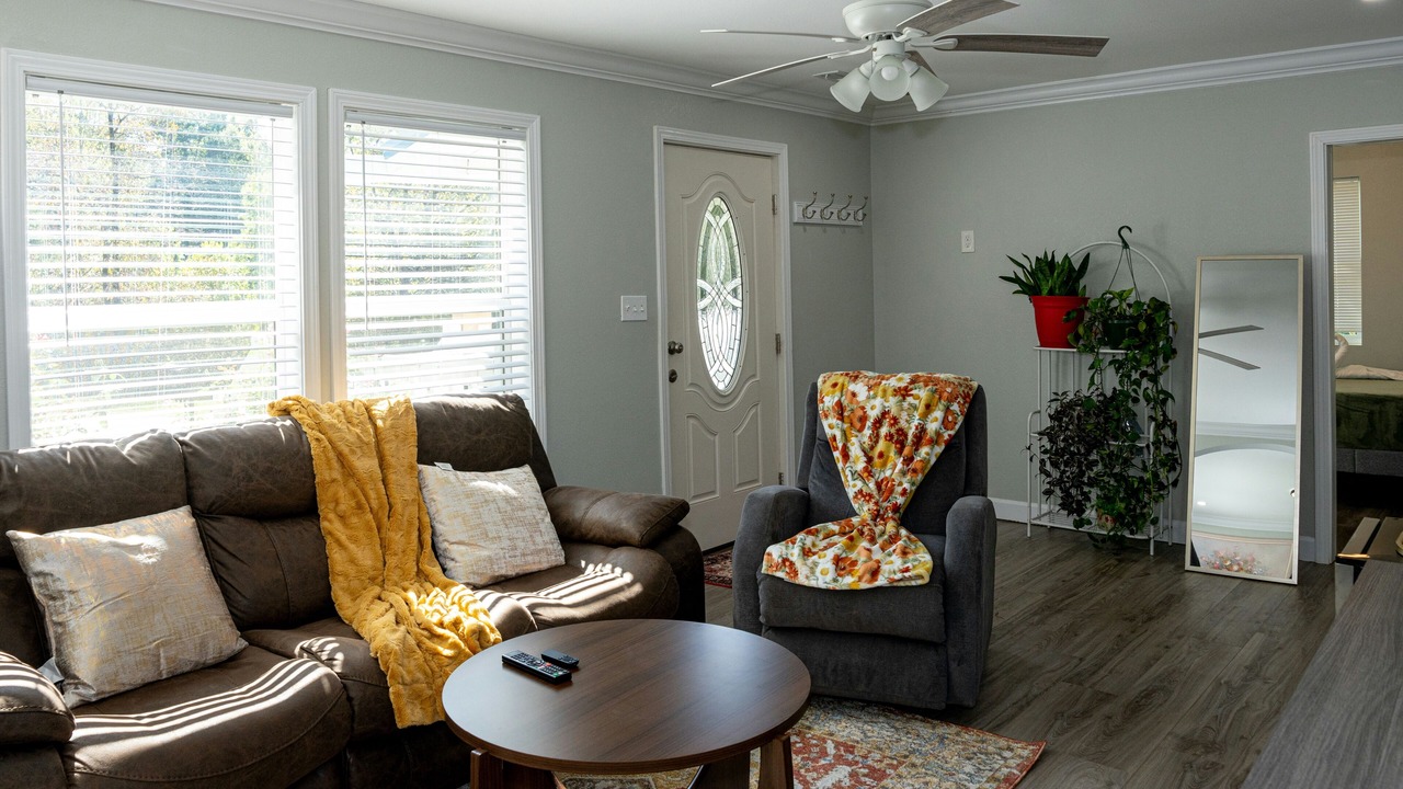 Photo of Livingroom in Knoxville