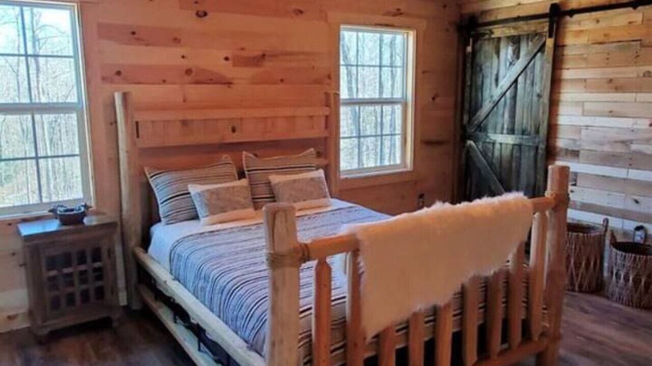 Photo of Bedroom in Frenchburg