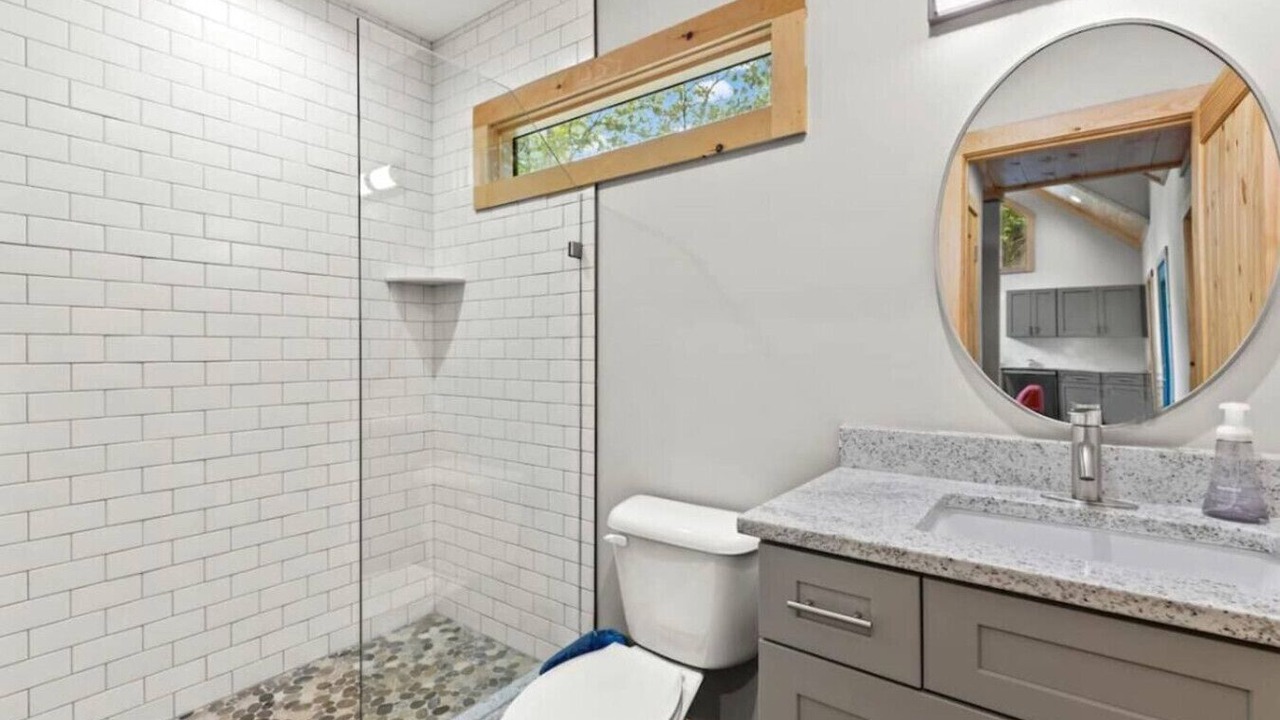 Photo of Bathroom in Campton