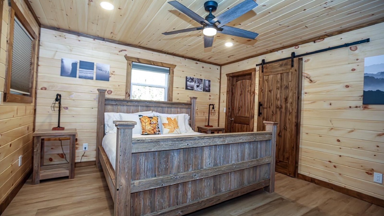 Photo of Bedroom in Pittman Center