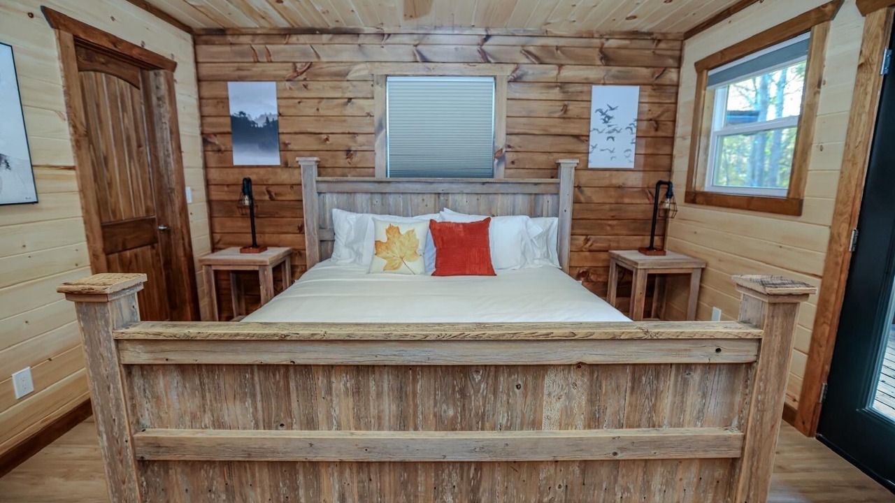 Photo of Bedroom in Pittman Center
