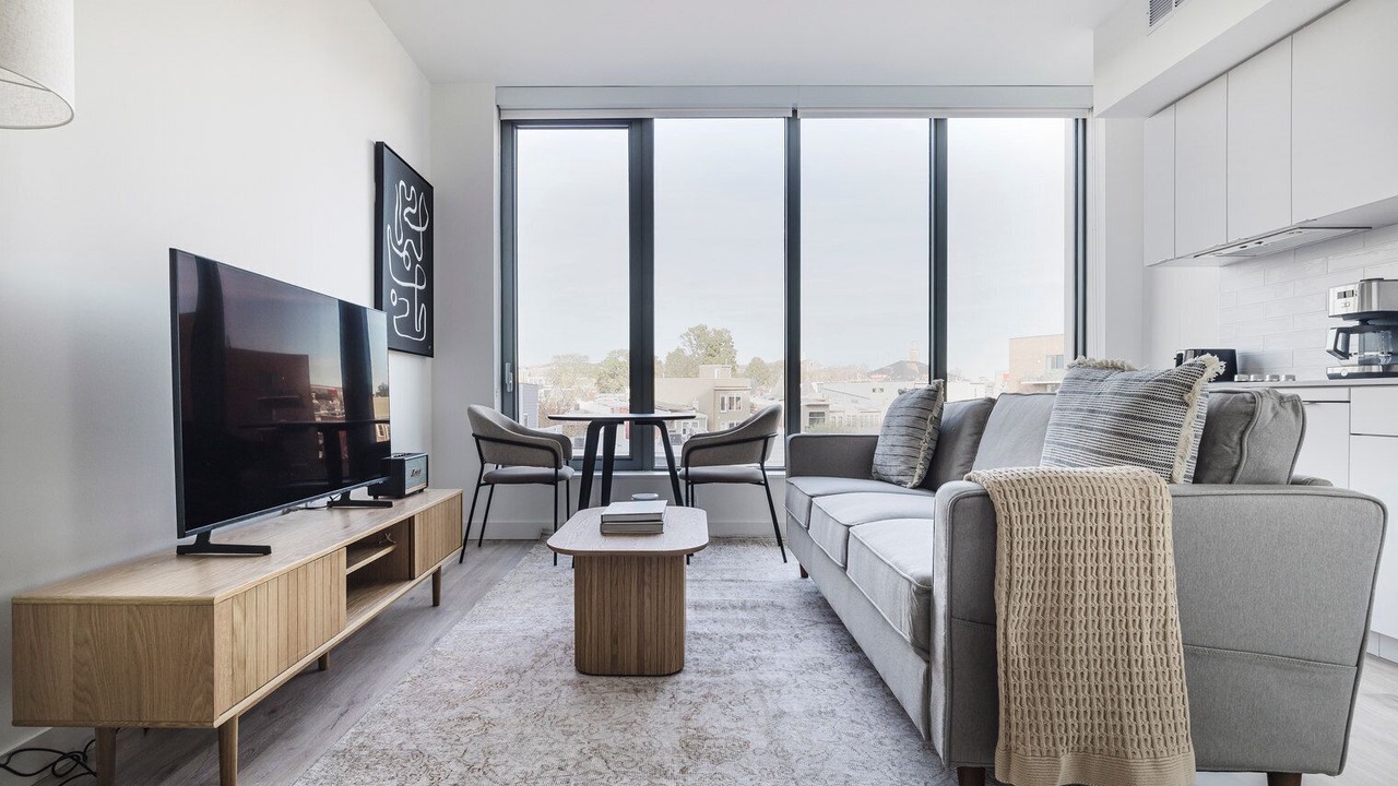 Photo of Livingroom in Truxton Circle