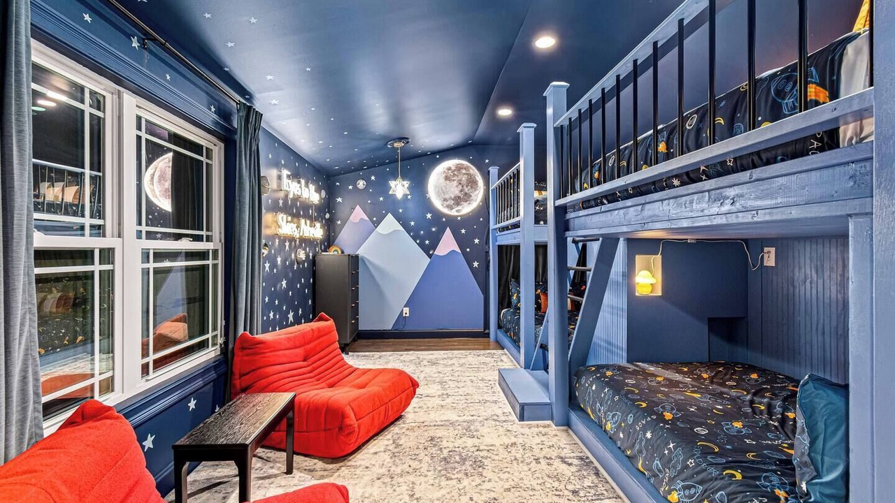 Photo of Bedroom in Swannanoa