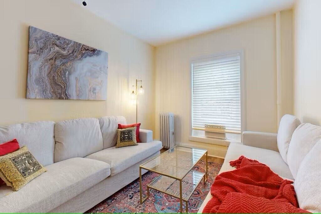 Photo of Livingroom in Downtown