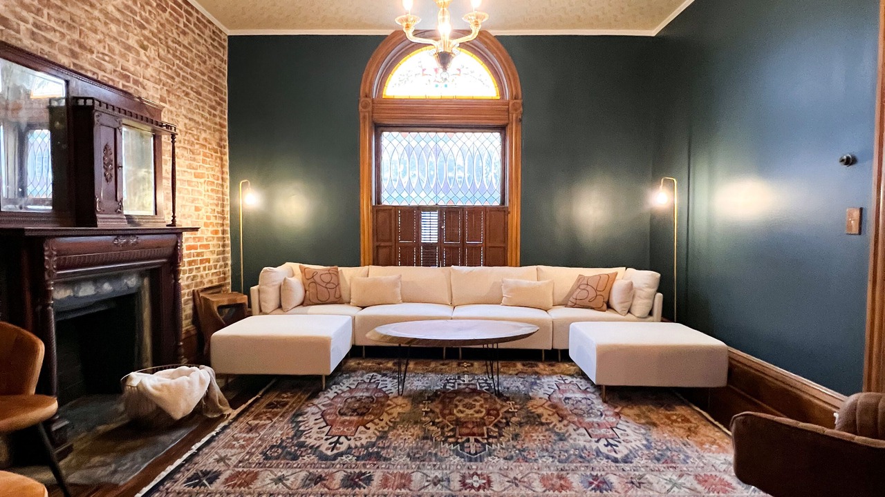 Photo of Livingroom in Northside District