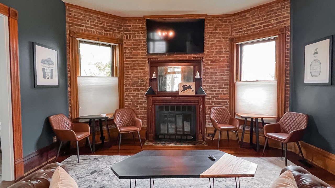 Photo of Livingroom in Northside District