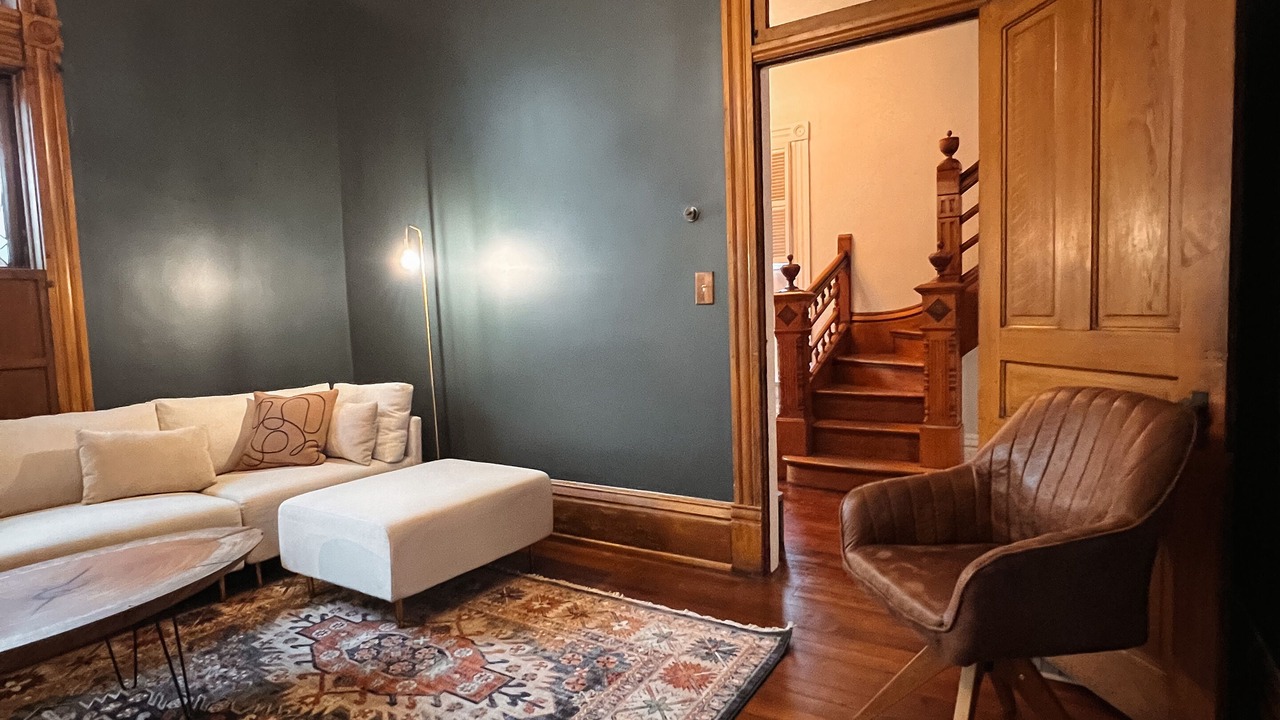 Photo of Livingroom in Northside District