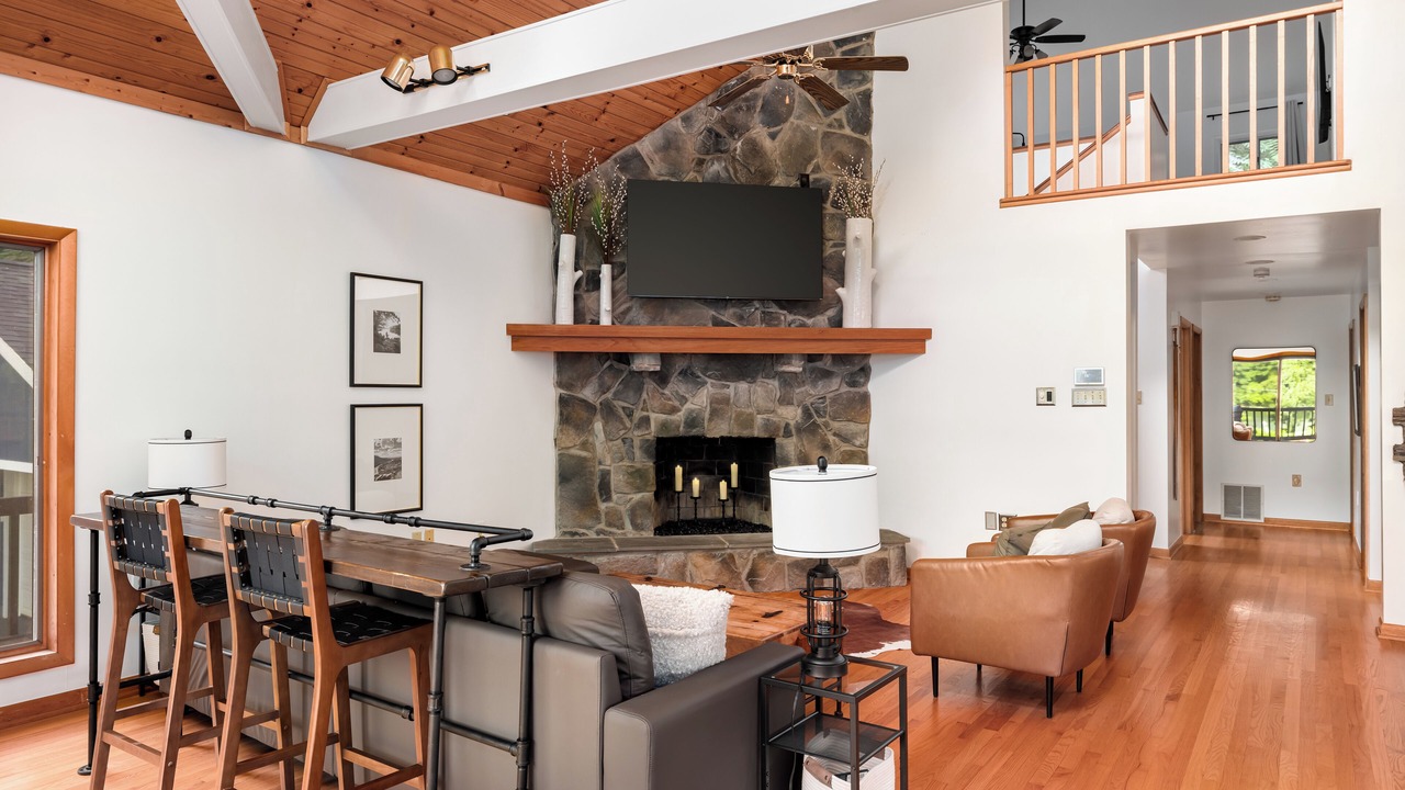 Photo of Livingroom in Bakerton