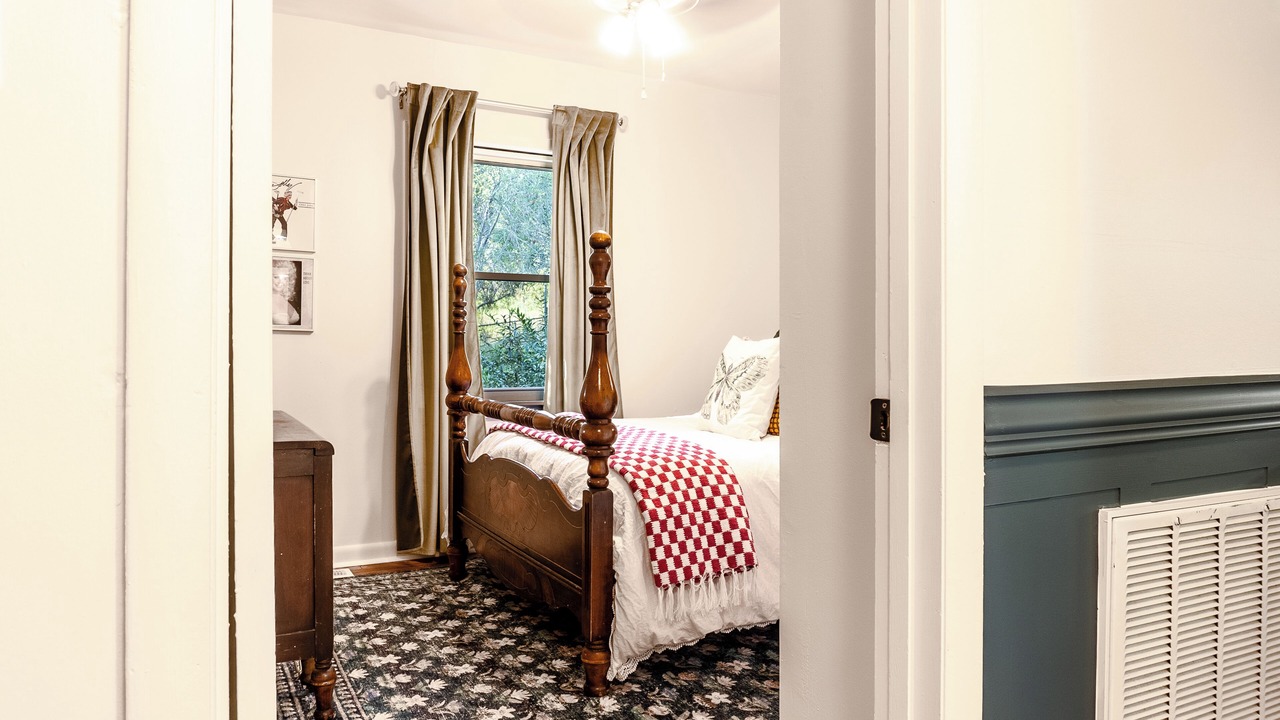 Photo of Bedroom in Central