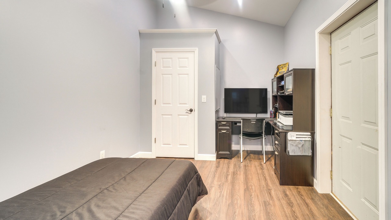 Photo of Bedroom in Deep Water
