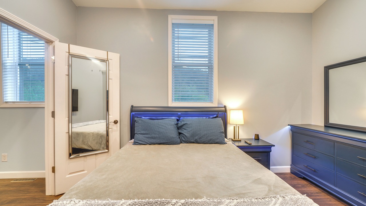 Photo of Bedroom in Deep Water
